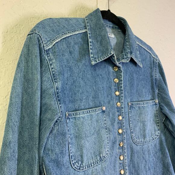 BEBE Shirt Medium Vintage Denim Pearl Snap Chest Pockets 3 Snap Cuff Western - Picture 6 of 13